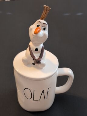 Rae Dunn White Mug with Olaf Lid - Orange Nose and Brown Scarf